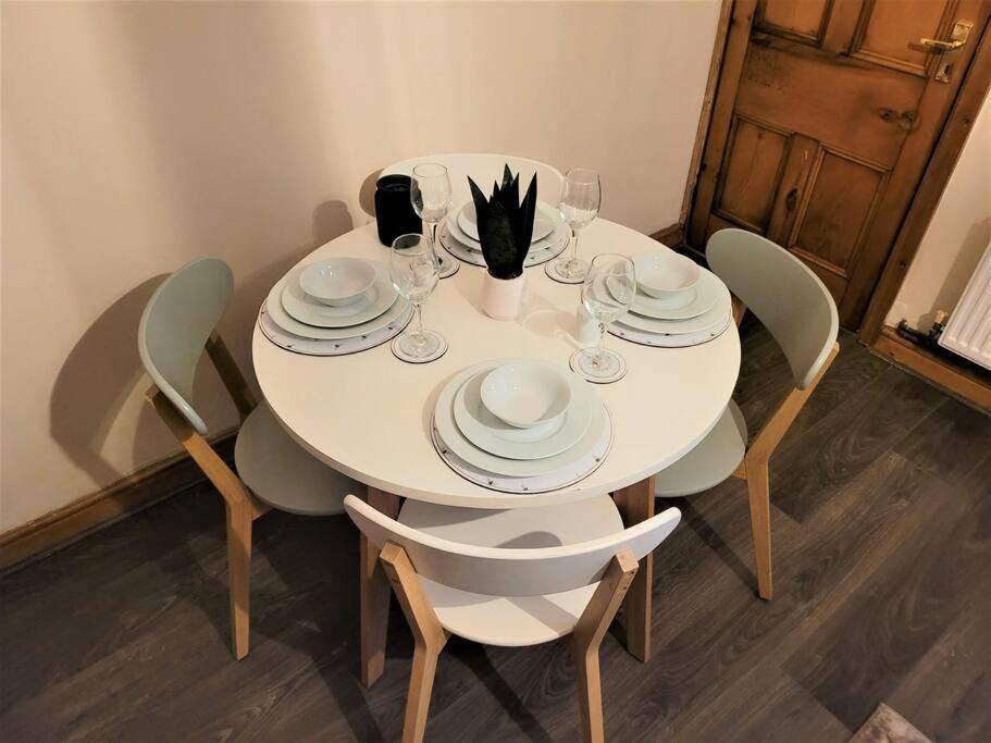 Nice 4-Bedroom Vacation Home With Indoor Fireplace Веллингтон Экстерьер фото